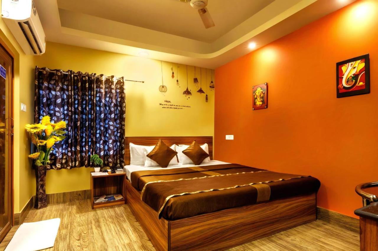 The Silverline Hotel Kalküta Dış mekan fotoğraf